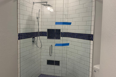 Bathroom - contemporary bathroom idea in Jacksonville