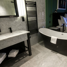 SF1: Main Bathroom