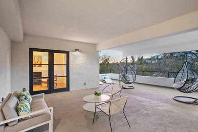 Balcony - modern balcony idea in Los Angeles