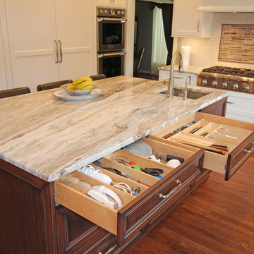 Timeless Transitional Kitchen - Grosse Pointe Shores