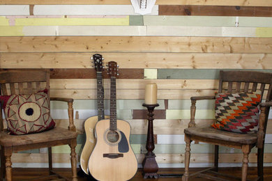 Example of an eclectic living room design in Omaha