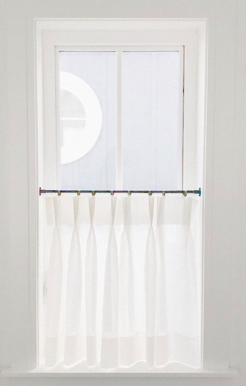 How full should sheer cafe curtain be?