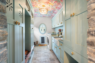 Laundry room - transitional laundry room idea in Bridgeport