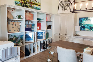 Home office photo in Miami