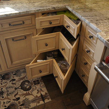 Farmhouse Kitchen with Extras in Ottsville, PA