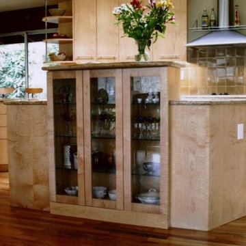 Custom Kitchen Cabinets