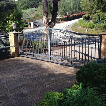 Bi-parting swing Gate with scroll work