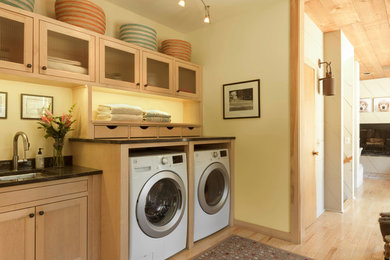This is an example of a traditional laundry room in Burlington.