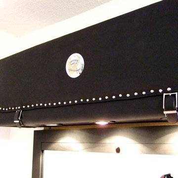 BAR BACK MIRROR – 52″ BY 42″ BY 6″ – BLACK WHISPER HARLEY DAVIDSON SADDLEBAG EMB