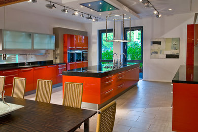 Trendy kitchen photo in Las Vegas