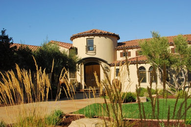 Inspiration for a mediterranean landscaping in Sacramento.