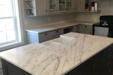 Example of a kitchen design in Boston
