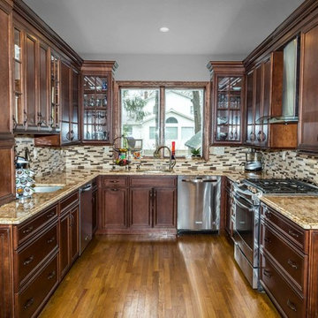 Starmark Cabinets Brisbane Cherry Nutmeg with Chocolate Glaze