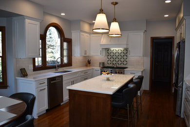 Inspiration for a transitional kitchen remodel in Cincinnati