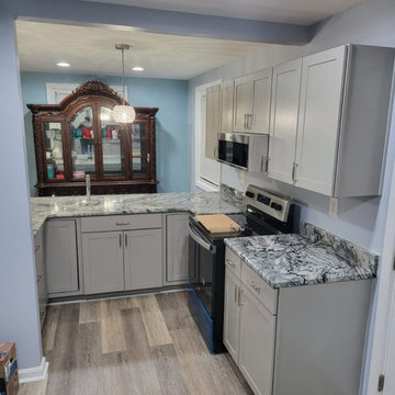 Kitchen Remodel: Countertops & Cabinets