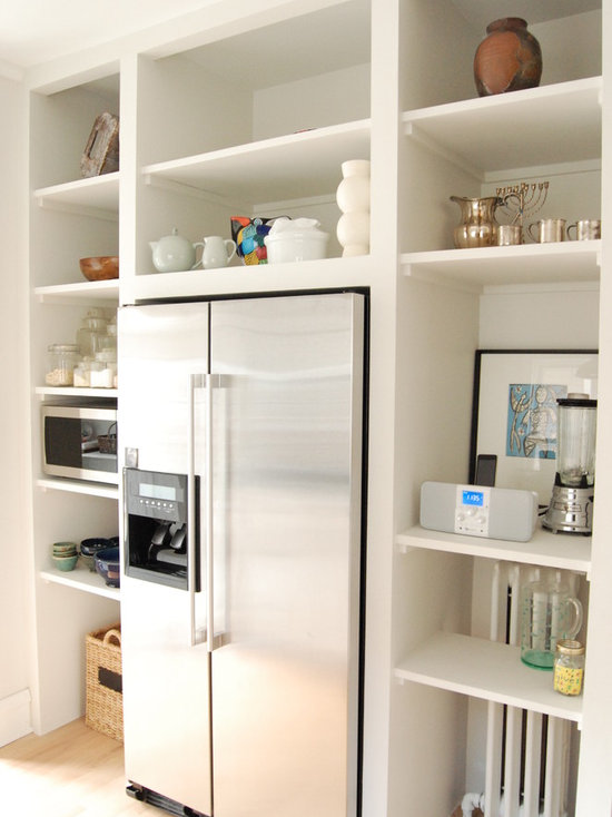 Enclosed Refrigerator Houzz   Bca1efa80da05c12 3587 W550 H734 B0 P0  Farmhouse Kitchen 