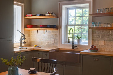 Kitchen - country kitchen idea in DC Metro
