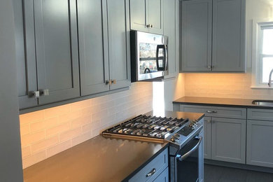 Example of a transitional kitchen design in Minneapolis