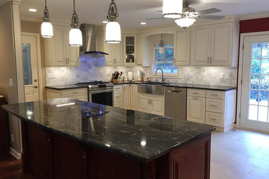 Inspiration for a transitional kitchen remodel in Charlotte