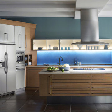 Urban Matrix Kitchen by Wood-Mode