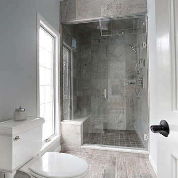 Separate shower and toilet room