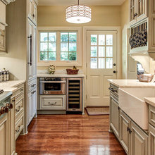 Kitchen cabinet plate racks
