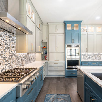Colorful Oasis: A Dream Kitchen with Vibrant Patterns and Personality