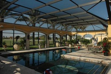 Elegant pool photo in Miami