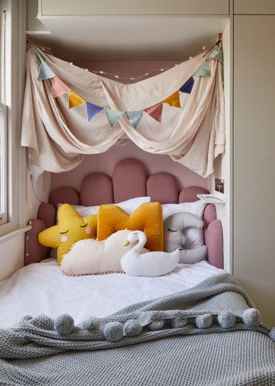Modern Bedroom by Amy Stoddart Studio Ltd