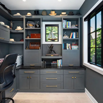 Modern Farmhouse - Ladue, MO