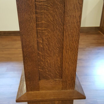 Arts and Crafts library and lounge