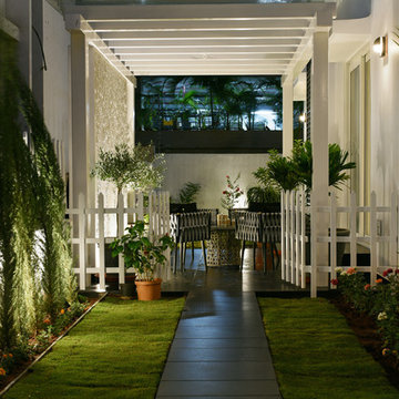 Bungalow by Think Designz ( Rahul & Varun )