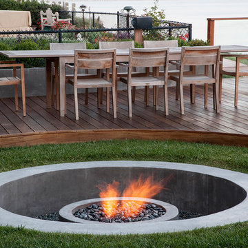 Cantilevered Deck + Sunken Fire Pit
