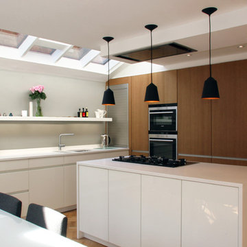 A sleek light filled extension