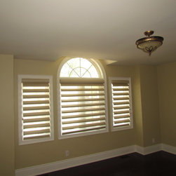 Birchview Drive, Lorne Park, Misissauga - Window Blinds