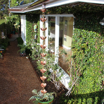 Copper Rain Gutters, Brentwood, K-5 with Round Downspouts and Heavy Rain Chain