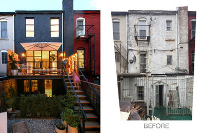 ニューヨークにある高級な中くらいなコンテンポラリースタイルのおしゃれな家の外観 (レンガサイディング、タウンハウス) の写真