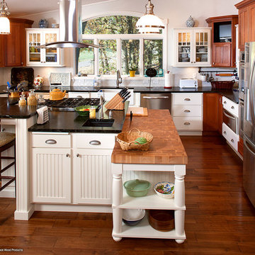 Door style: Summit | Species: Paint Grade | Finish: Soft Cream
