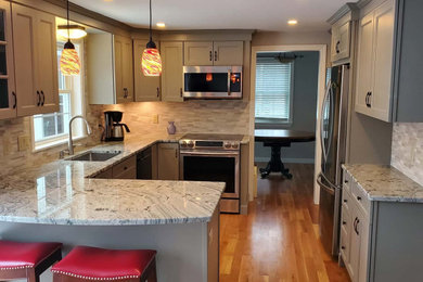 Example of a kitchen design in Boston