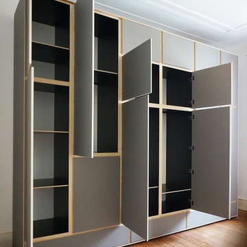 Kleiderschrank in Birkensperrholz und Schichtstoff Fenix