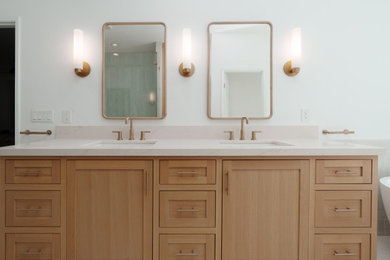 Bathroom - contemporary bathroom idea in Sacramento