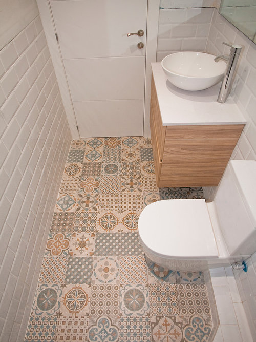 Mediterrane Badezimmer mit Mosaik-Bodenfliesen - Design-Ideen