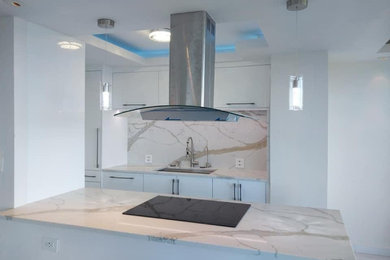 Kitchen photo in Chicago