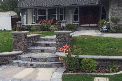 Example of an exterior home design in Orange County