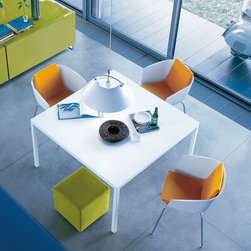 trevi dining table - Dining Tables
