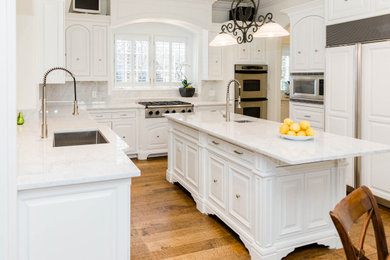 Inspiration for a timeless kitchen remodel in Dallas