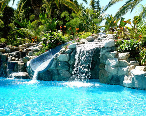 Piscine De Luxe Avec Cascade Et Toboggan