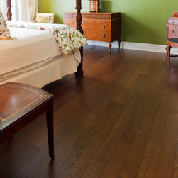 Bedroom Retreat highlighted with Quatersawn White Oak - Hardwood Flooring