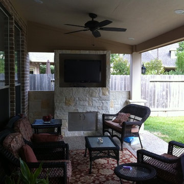 Houston Outdoor Kitchen and Media Area - Long, Narrow Space
