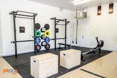 Minimalist home gym photo in Other